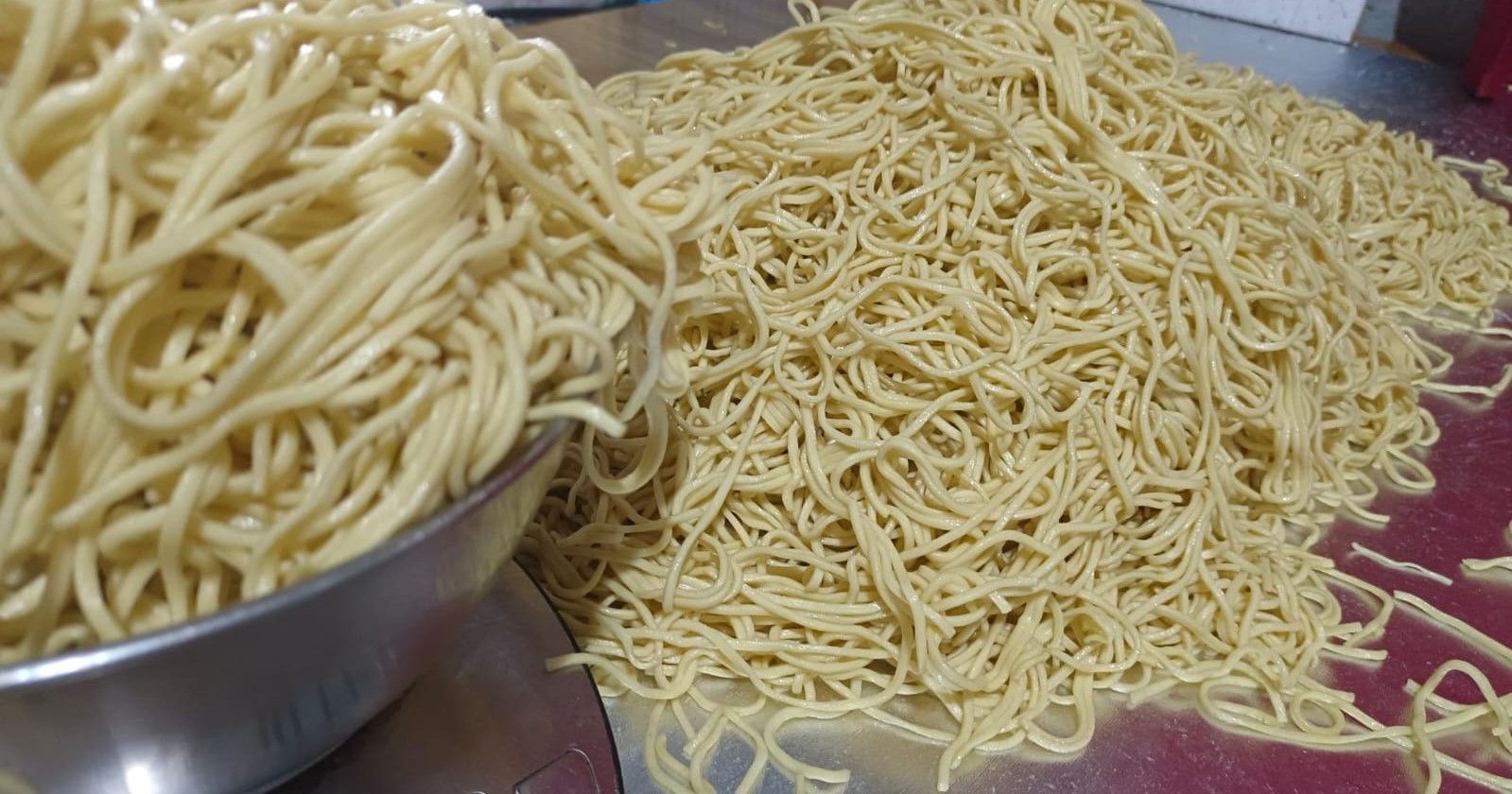 strategi pemasaran produk mie